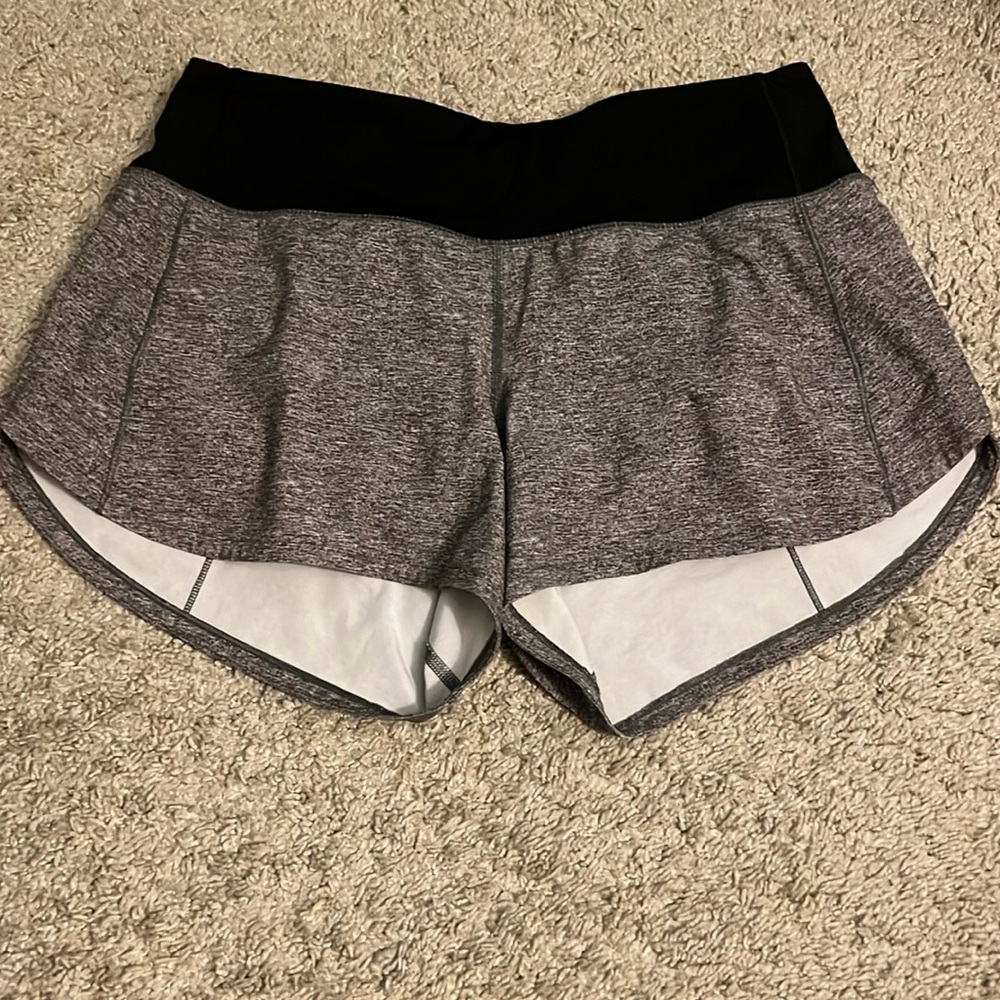 Lulu Lemon Speed Up Size 6 Mid-Rise Lined Short 4inch